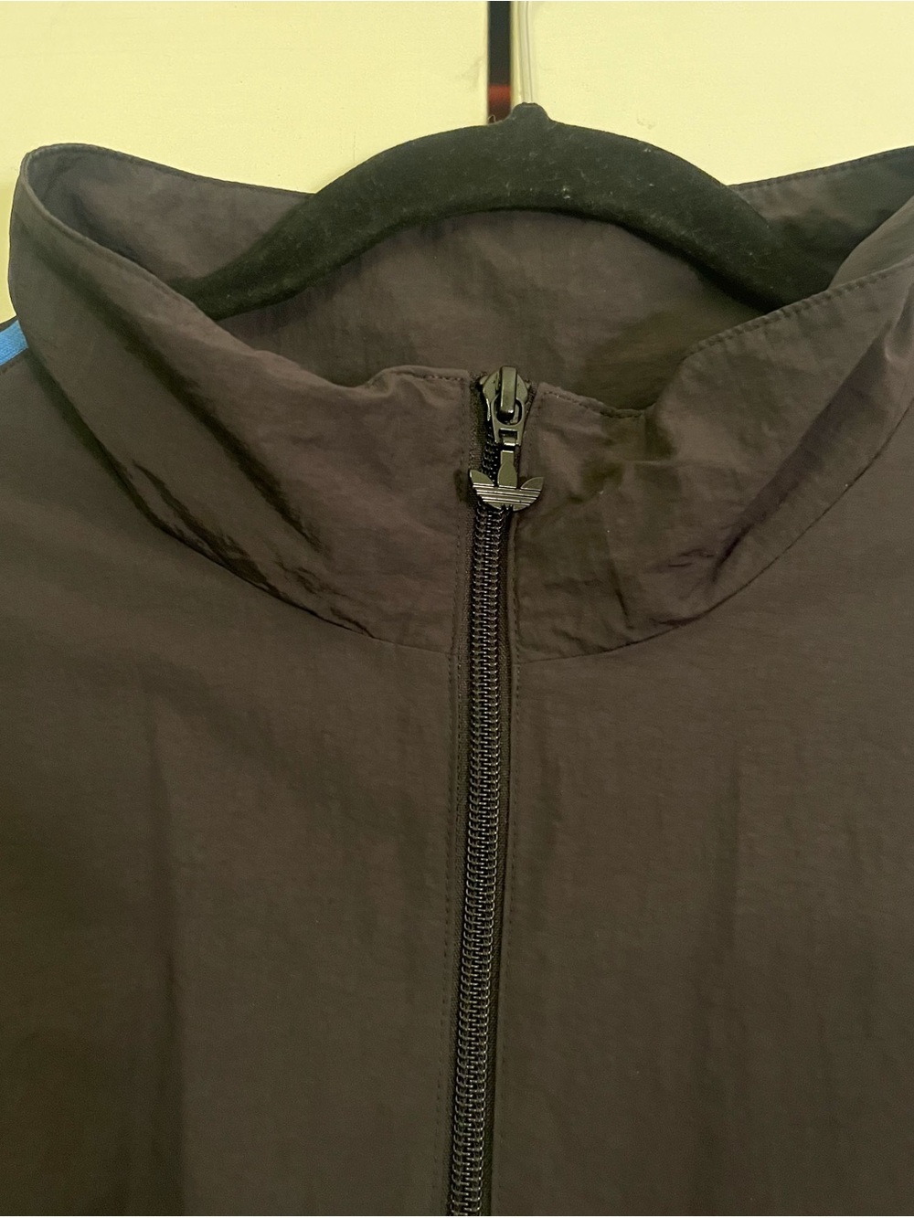 adidas Black Windbreaker full zip Jacket with Blue and Red Accents size medium - Picture 5 of 8